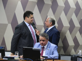 Efraim emplaca mais de 20 emendas à reforma tributária aprovada na CCJ
