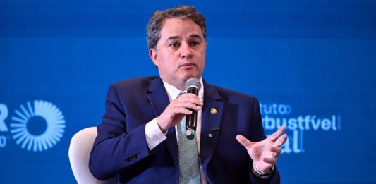 “É preciso asfixiar financeiramente o crime organizado para garantir segurança pública”, diz Efraim