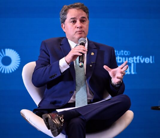 “É preciso asfixiar financeiramente o crime organizado para garantir segurança pública”, diz Efraim