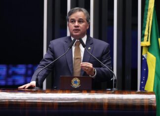 Remédios mais baratos: projeto de Efraim vira lei e permite farmácia em supermercados