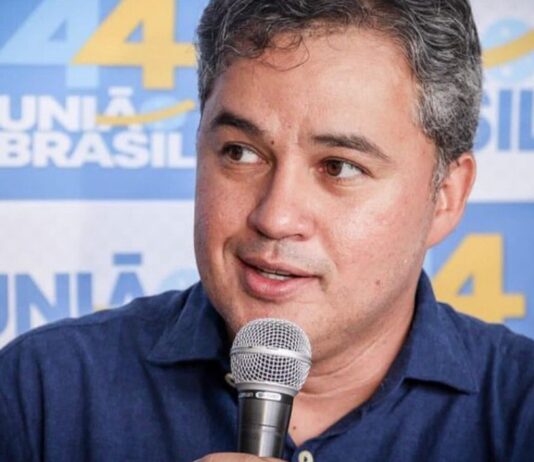 ‘É o melhor para Campina’, diz Efraim sobre decisão de Romero em não disputar PMCG