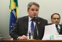 Efraim assina urgência de projeto que defende o Agro e proíbe a desapropriação de terras produtivas