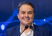 Efraim ironiza Lucas após governador reproduzir proposta sobre presídios de Mangabeira: “Se é para copiar, melhor deixar a gente governar”