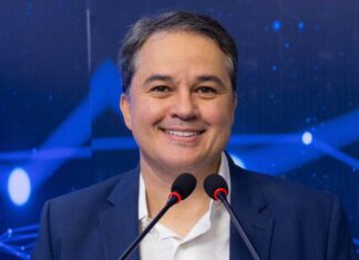 Efraim ironiza Lucas após governador reproduzir proposta sobre presídios de Mangabeira: “Se é para copiar, melhor deixar a gente governar”