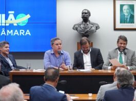 Com voto favorável de Efraim, União Brasil aprova federação com Progressistas