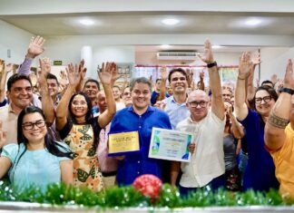 Efraim recebe título de cidadão pirpiritubense e reforça compromisso com o município