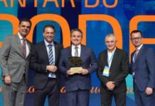 “Remédio tem que ser mais barato e acessível porque saúde não pode ser privilégio, é um direito”, diz Efraim ao receber homenagem em SP