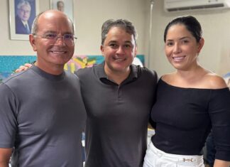 Prefeito de Catolé do Rocha anuncia apoio a Efraim Filho para governador