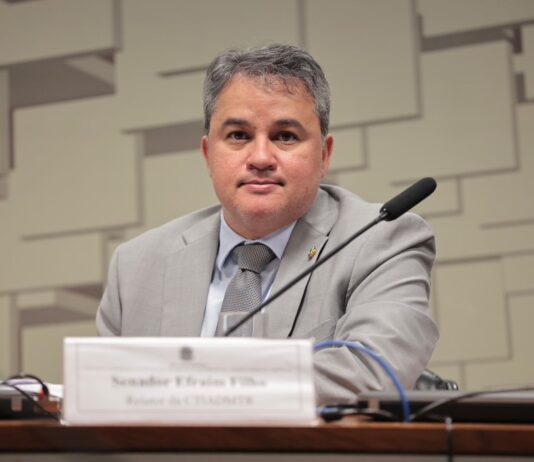Efraim destina mais de R$ 5,7 milhões para fortalecer saúde dos municípios paraibanos
