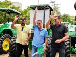 Para ajudar quem produz: Efraim entrega máquinas para fortalecer a agricultura em 15 municípios da Paraíba