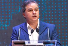 Efraim marca primeiro debate com propostas, firmeza e defesa de uma nova Paraíba