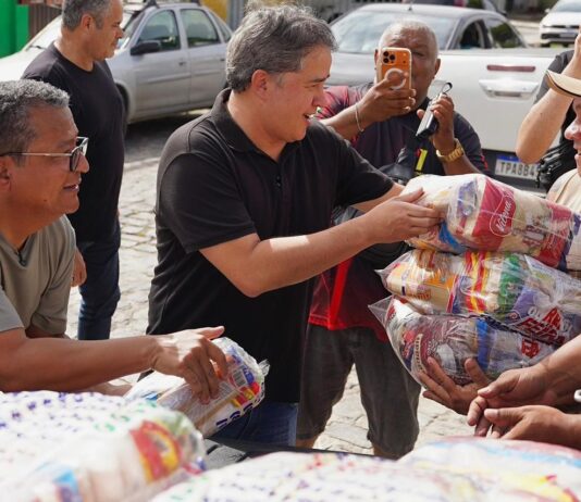 ”Efraim mobiliza apoio às vítimas das chuvas e com Nilvan Ferreira percorre áreas atingidas”
