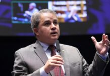 Efraim propõe pauta por leis mais rigorosas para crueldade contra animais, após caso do Cão Orelha