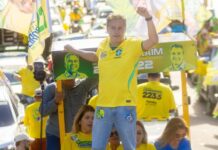 Efraim mostra força com mega Carreata 22 pelas ruas de João Pessoa