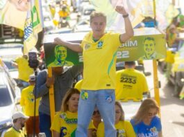 Efraim mostra força com mega Carreata 22 pelas ruas de João Pessoa