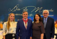 Efraim recebe a maior honraria da Marinha por atuação em defesa das Forças Armadas do Brasil