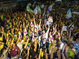 Efraim e Bruno voltam às ruas de Campina Grande e reúnem multidão no Santa Rosa