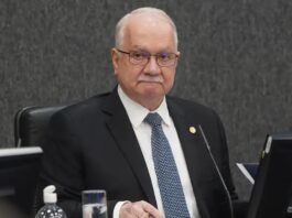 Fachin tira relatoria de Mendonça e assume processo sobre Moraes-Vorcaro