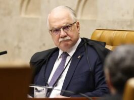 Fachin suspende decisão de Mendonça e autoriza retorno de chefe da PF ao cargo