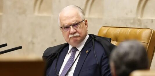 Edson Fachin tira pedido de investigação contra Mendonça do inquérito das fake news