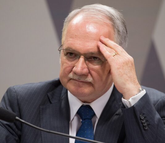 Presidente do STF diz que democracia atravessa tempos desafiadores