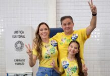 Efraim vota ao lado da família e destaca sentimento de mudança: “Muita fé no segundo turno”
