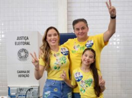 Efraim vota ao lado da família e destaca sentimento de mudança: “Muita fé no segundo turno”