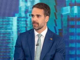 Eduardo Leite projeta 2026 e diz que Tarcísio deve ‘deixar o bolsonarismo e vir mais ao centro’