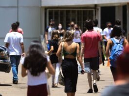 Quase cinco milhões de estudantes farão 1ª parte do Enem no domingo