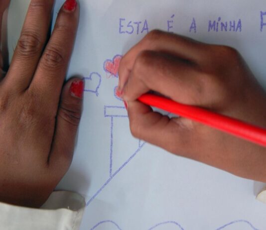Alfabetizaçao de crianças ainda é desafio para o Brasil
