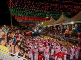 Escolas de Samba levam cor e ritmo ao Carnaval Tradição de João Pessoa