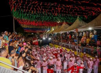 Escolas de Samba levam cor e ritmo ao Carnaval Tradição de João Pessoa