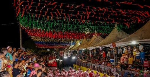 Escolas de Samba levam cor e ritmo ao Carnaval Tradição de João Pessoa