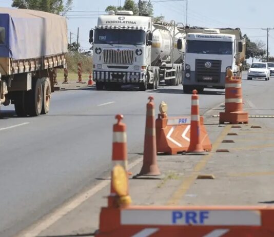 PRF: quase 44% das mortes nas estradas envolvem veículos de carga
