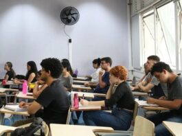 Mais de 98 mil inscritos fizeram o Enem 2025 em busca da certificação do ensino médio