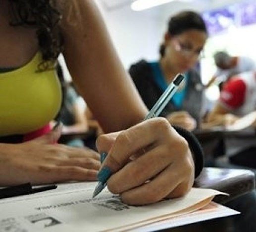 estudantesbr8c216baa-4f61-4313-8d6f-51009a1d4e32 - Copia