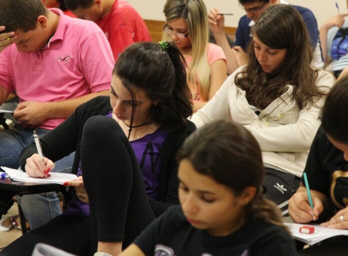 estudantesvestibular