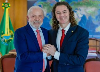 Em Brasília, Veneziano se encontra com Lula em Ato pela Democracia e agradece reafirmação do apoio à sua reeleição para o Senado