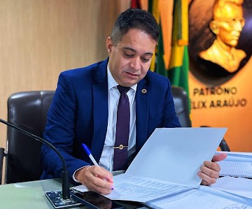 Vereador Frank Alves mantém ritmo de trabalho e apresenta 188 proposições no primeiro semestre de 2026
