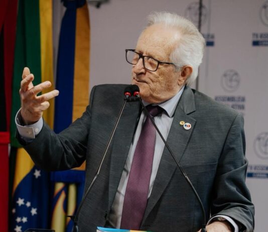 Deputado Félix Araújo propõe doação de terreno para construção da sede da ACI