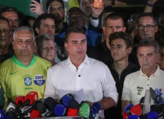 Flávio Bolsonaro não reconhece vitória de Lula e tentará anulação do pleito