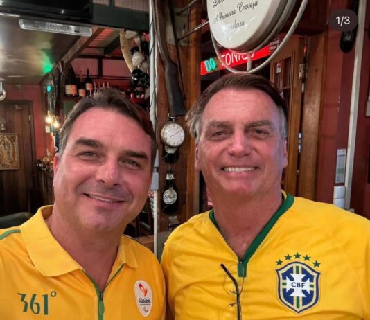 Bolsonaro escolhe Flávio para ser candidato à presidência nas eleições 2026