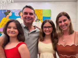 EUA darão vistos a Flávio Bolsonaro e sua família para permitir entrada no país