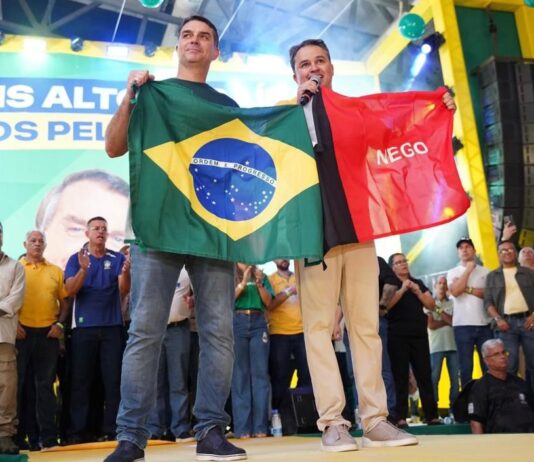 Efraim e Flávio reúnem multidão e inspiram com novo lema: ‘Paraíba, Bota FÉ’ (F de Flávio e E de Efraim)