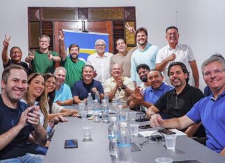 Flávio cresce na Paraíba em comparação a 2022 e liga para agradecer apoio de Efraim, Cabo Gilberto e Queiroga