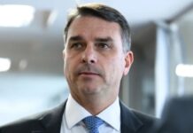 Em carta, Flávio se declara “verdadeiro presidente eleito do Brasil”