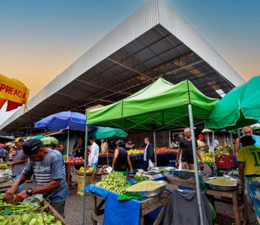 REQUALIFICAÇÃO DA FEIRA CENTRAL: Prefeitura de Campina Grande realiza cadastramento socioeconômico de feirantes