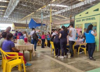 Outubro Rosa: Secretaria de Saúde leva prevenção e cuidados às mulheres na Feira Central de Campina Grande