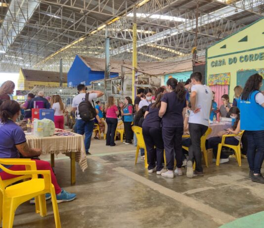 Outubro Rosa: Secretaria de Saúde leva prevenção e cuidados às mulheres na Feira Central de Campina Grande