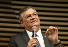 Ministro Dino arquiva investigação sobre senador flagrado com R$ 33 mil na cueca